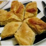 ΑΠΛΗ ΤΥΡΟΠΙΤΑ ΜΕ ΓΙΔΙΝΟ ΤΥΡΙ ΚΑΙ ΣΠΙΤΙΚΟ ΦΥΛΛΟ
